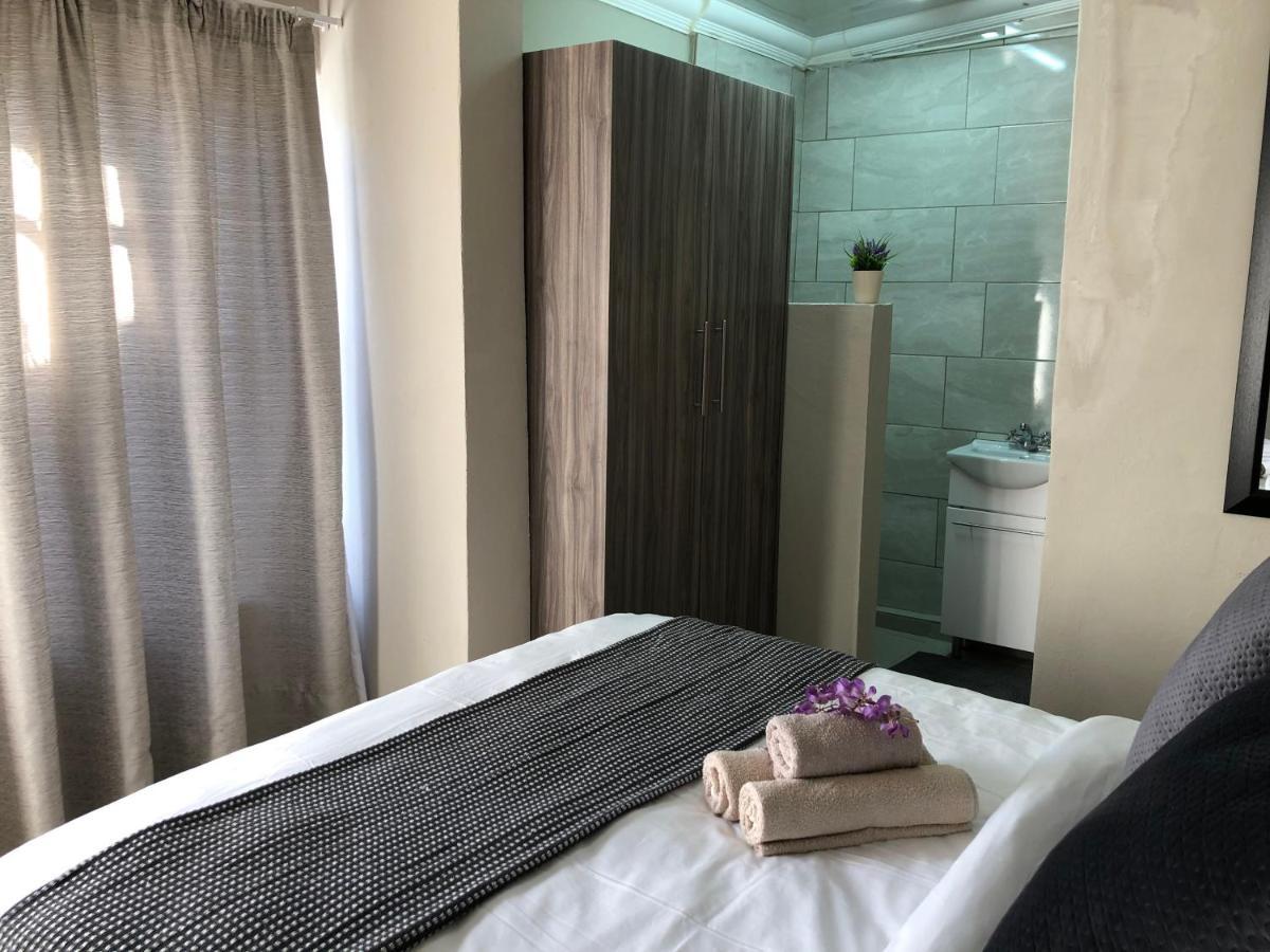 The Lavender Guesthouse Kroonstad Kültér fotó